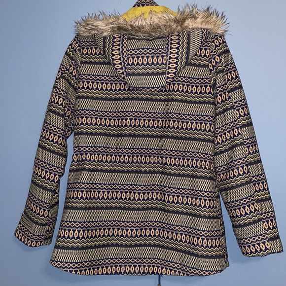 Aztec Patterned Cute Jacket - Picture 2 of 5